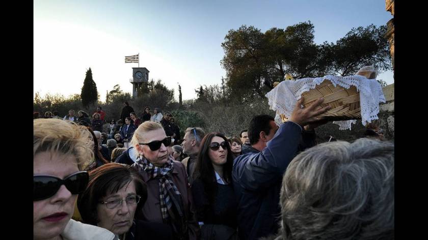 Αρτοκλασία στην Παναγίτσα Ελευσίνας