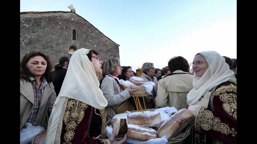 Αρτοκλασία στην Παναγίτσα Ελευσίνας