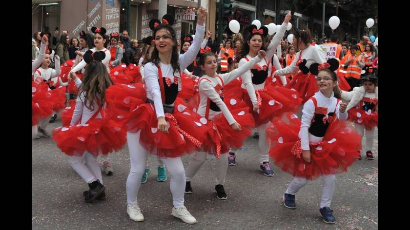 Πάτρα: Εντυπωσιακό το καρναβάλι των μικρών