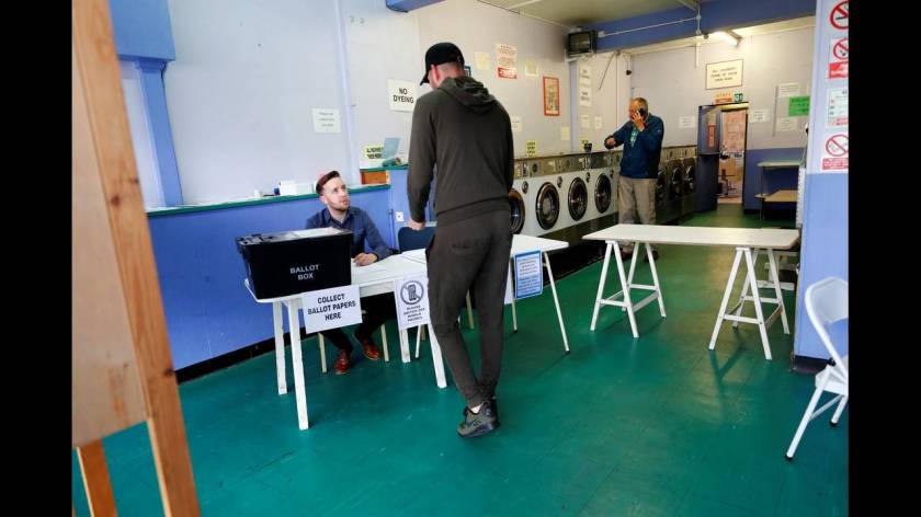 Τα πιο παράξενα εκλογικά κέντρα της Βρετανίας (pics)