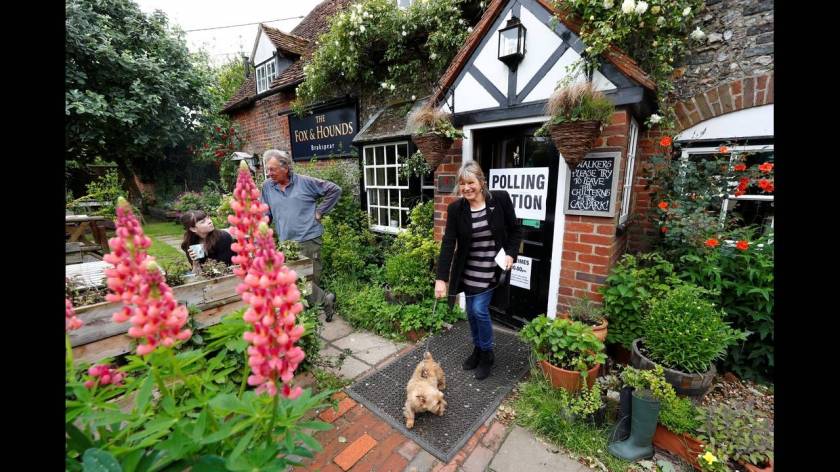 Τα πιο παράξενα εκλογικά κέντρα της Βρετανίας (pics)