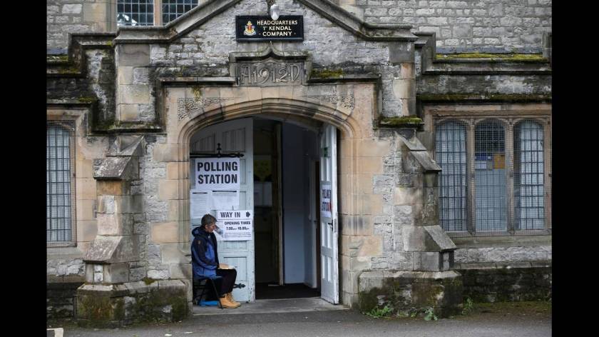 Τα πιο παράξενα εκλογικά κέντρα της Βρετανίας (pics)