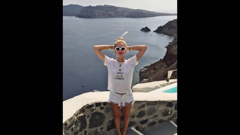 Η Chiara Ferragni στη Σαντορίνη