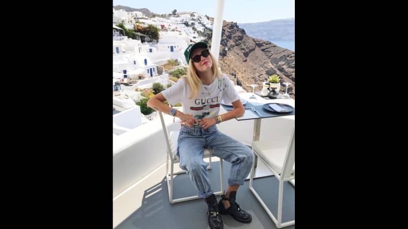 Η Chiara Ferragni στη Σαντορίνη