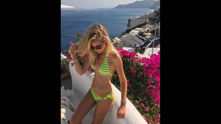 Η Chiara Ferragni στη Σαντορίνη