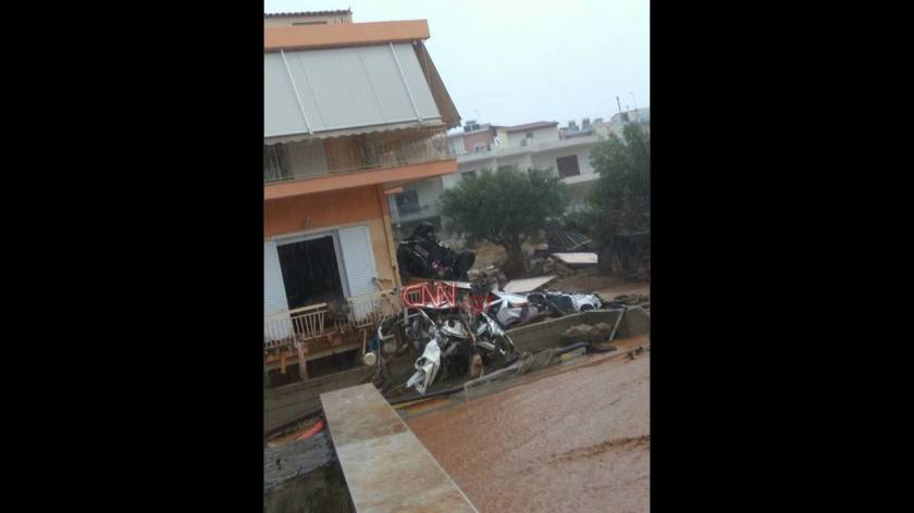 Κακοκαιρία: Εικόνες καταστροφής σε όλη τη Δ. Αττική