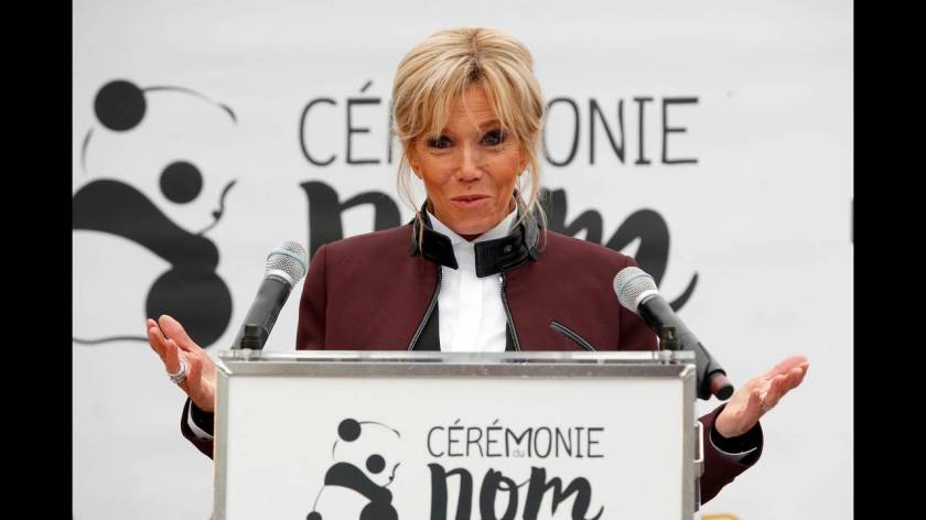 Μπριζίτ Μακρόν: «Νονά» του πρώτου πάντα που γεννήθηκε στη Γαλλία