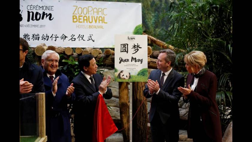 Μπριζίτ Μακρόν: «Νονά» του πρώτου πάντα που γεννήθηκε στη Γαλλία