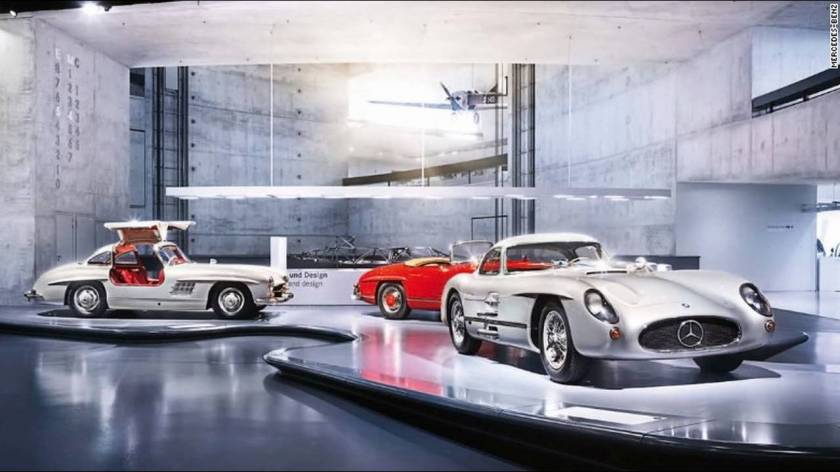 Μουσείο Mercedes-Benz – Στουτγκάρδη, Γερμανία: Η εταιρεία γιορτάζει τα 10α γενέθλια του μουσείου της με εκθέσεις αφιερωμένες στις πιο διάσημες δημιουργίες των κατασκευαστών. Σε ένα χώρο 178,000 τ.μ. θα βρεις συγκεντρωμένα περισσότερα από 160 εντυπωσιακά ο