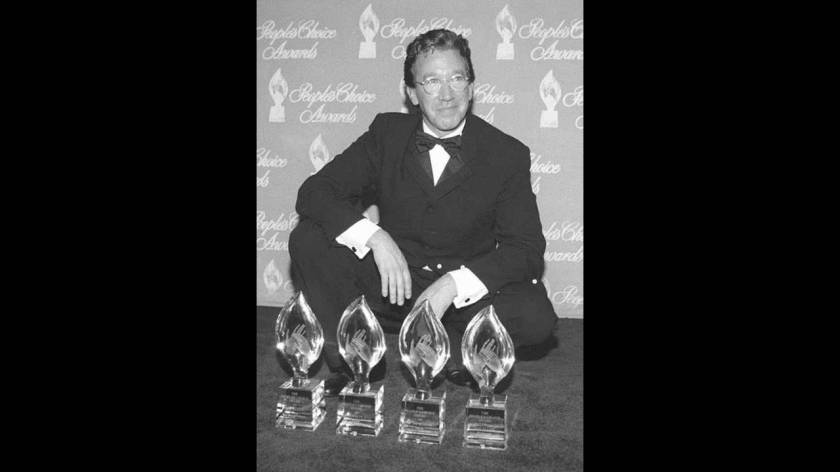 Ο διστακτικός Άγιος-Βασίλης, Τιμ Άλεν, με τα βραβεία της ταινίας «The Santa Clause»