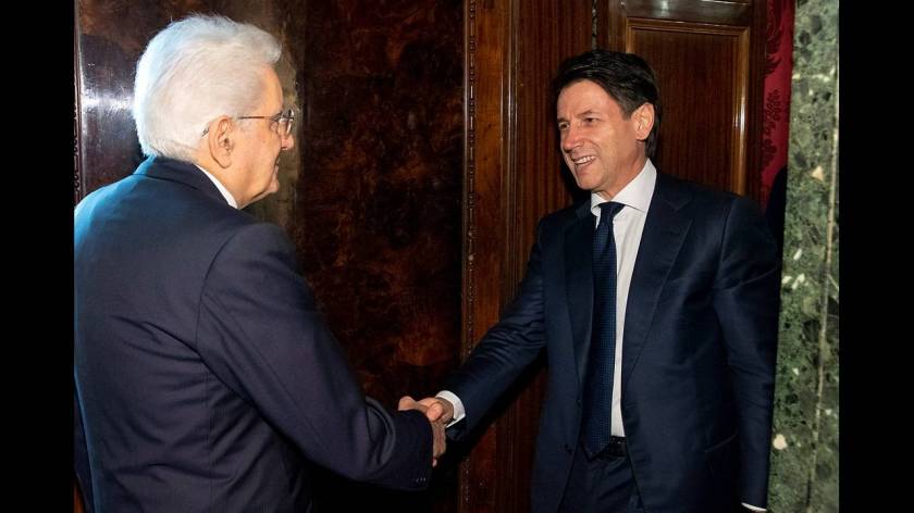 O Τζουζέπε Κόντε με τον Ιταλό πρόεδρο Σέρτζιο Ματαρέλα