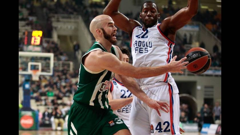 Ο οποίος έκανε ορισμένες εντυπωσιακές ασίστ... Στη συνέντευξη Τύπου, ο Πιτίνο είπε ότι ο Καλάθης είναι καλύτερος από