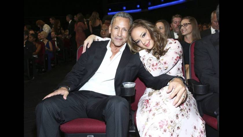 Λία Ραμίνι και Άντζελο Πάγκαν: Οι ηθοποιοί Λία Ραμίνι και Άντζελο Πάγκαν παντρεύτηκαν το 2003 στο Βέγκας και από τότε είναι μαζί. Η γαμήλια τελετή στο ξενοδοχείο Four Seasons προβλήθηκε από το VH1. Το ζευγάρι έχει μια κόρη, την 14χρονη Σοφία Μπέλα.