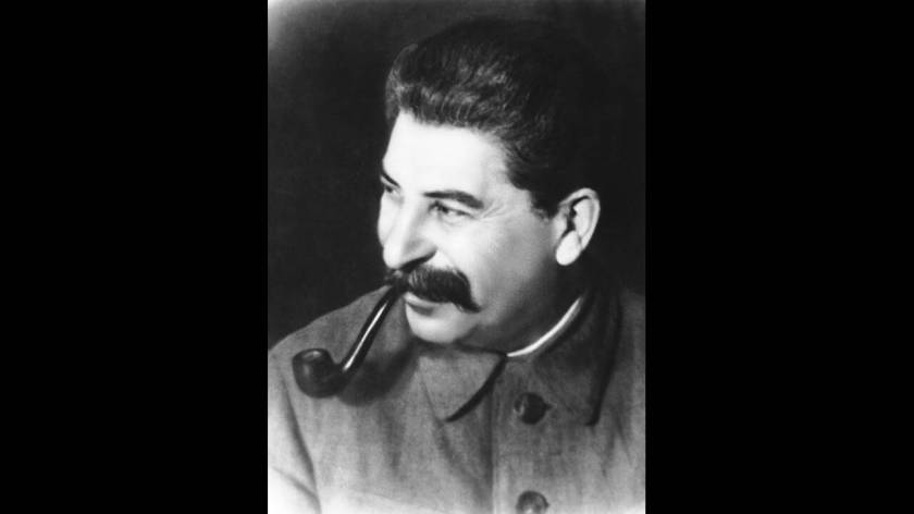 1937, Μόσχα. Επίσημο πορτραίτο του Ιωσήφ Στάλιν με την πίπα του.