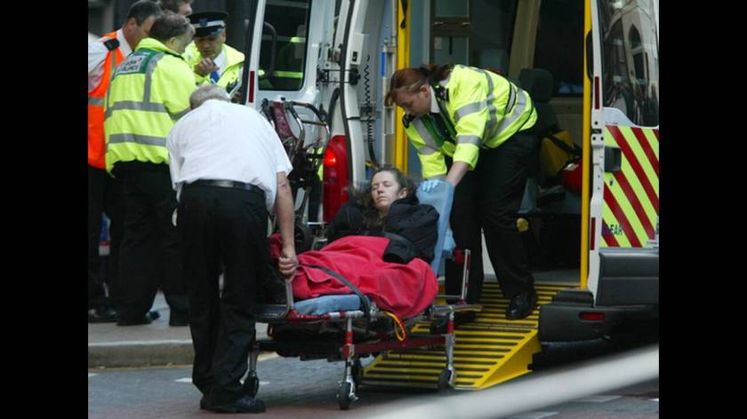 2005, Λονδίνο. Η βρετανική πρωτεύουσα συγκλονίζεται από σειρά συντονισμένων εκρήξεων σε σταθμούς του μετρο και λεωφορεία.