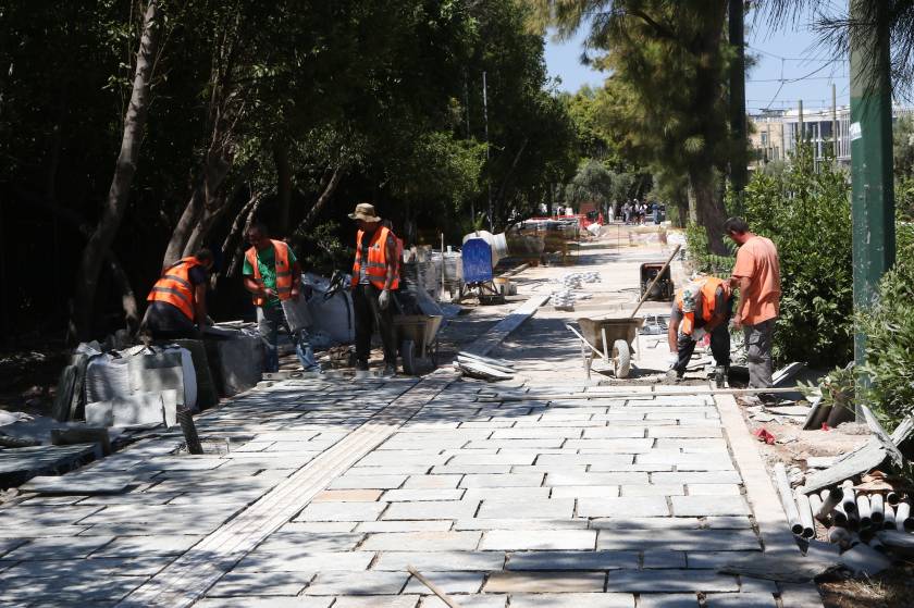 ΠΑΡΑΔΙΔΕΤΑΙ ΣΤΗΝ ΚΥΚΛΟΦΟΡΙΑ Η ΒΑΣΙΛΙΣΣΗΣ ΟΛΓΑΣ ΣΤΗΝ ΑΘΗΝΑ( ΧΡΗΣΤΟΣ ΜΠΟΝΗΣ//EUROKINISSI)