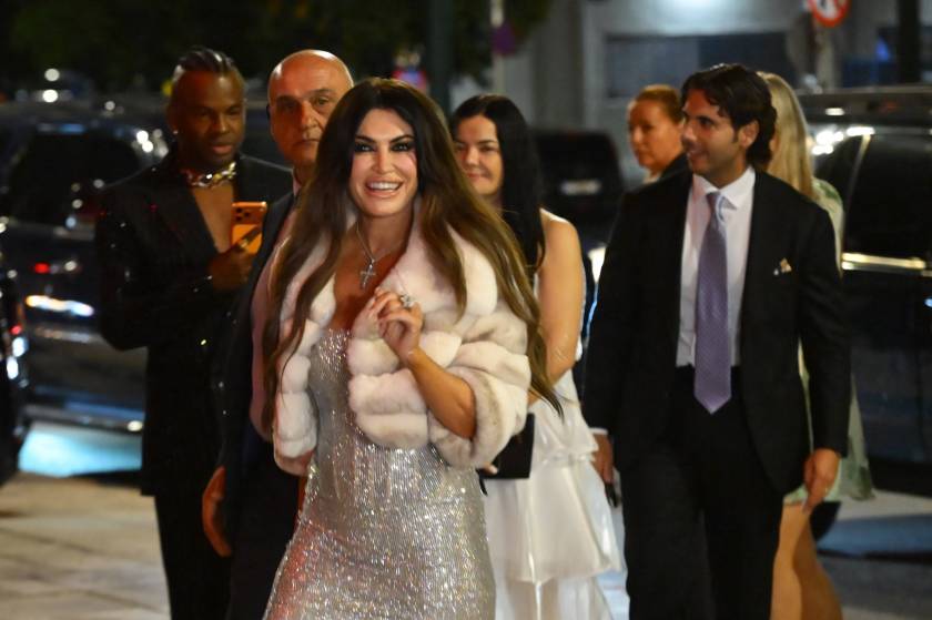 Νέα δημόσια εμφάνιση της Κίμπερλι Γκίλφοϊλ – Σε νυχτερινό κέντρο, παρουσία πολλών υπουργών