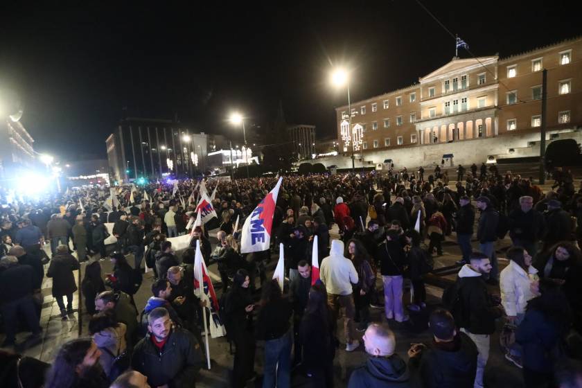 [383070] ΣΥΛΛΑΛΗΤΗΡΙΟ ΤΟΥ ΠΑΜΕ ΕΝΑΝΤΙΑ ΣΤΟ ΝΕΟ ΚΡΑΤΙΚΟ ΠΡΟΫΠΟΛΟΓΙΣΜΟ   (ΓΙΑΝΝΗΣ ΠΑΝΑΓΟΠΟΥΛΟΣ/EUROKINISSI)