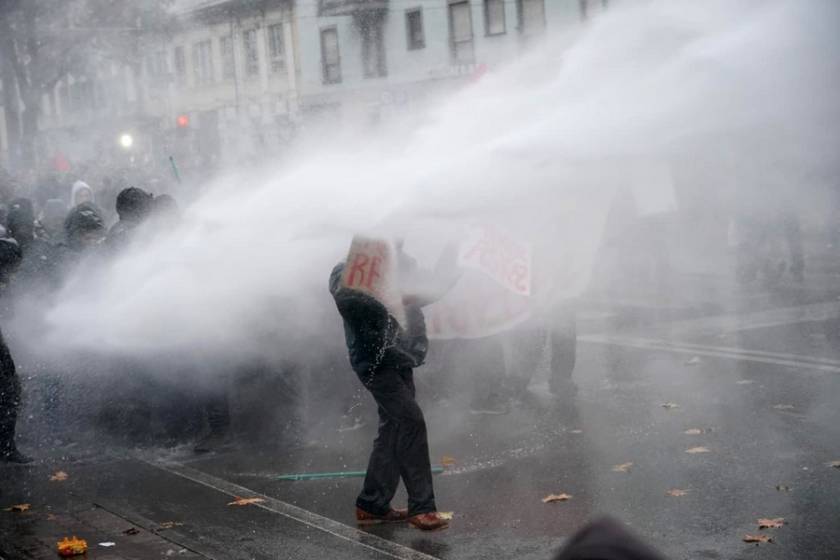 Protesters clash with police in Turin