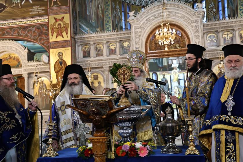 [383524] ΘΕΟΦΑΝΕΙΑ / ΔΟΞΟΛΟΓΙΑ ΚΑΙ ΑΓΙΑΣΜΟΣ ΤΩΝ ΥΔΑΤΩΝ ΣΤΟ ΛΙΜΑΝΙ ΤΟΥ ΠΕΙΡΑΙΑ  (ΓΙΑΝΝΗΣ ΠΑΝΑΓΟΠΟΥΛΟΣ/EUROKINISSI)