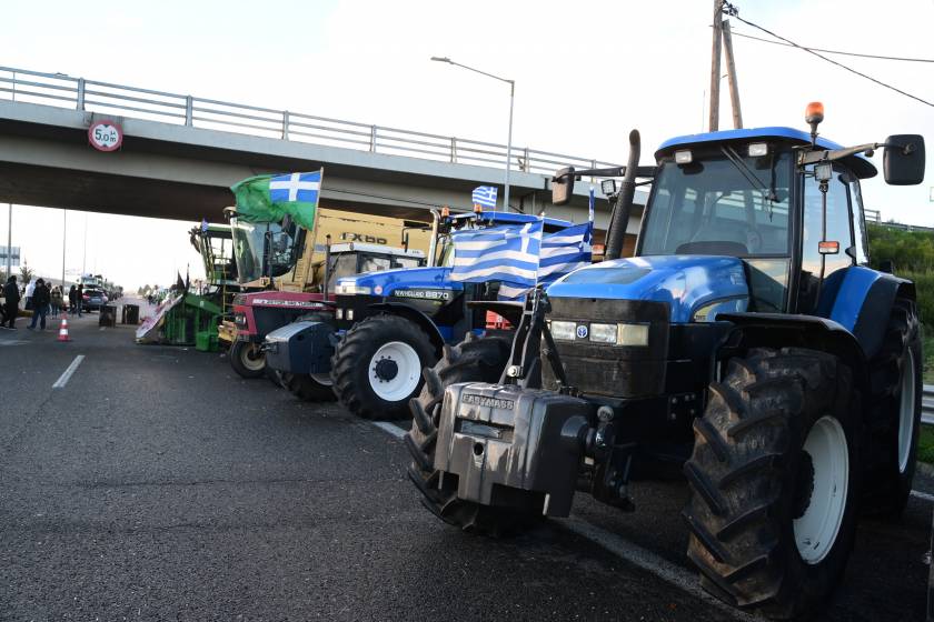 [383572] ΚΙΝΗΤΟΠΟΙΗΣΗ ΑΓΡΟΤΩΝ ΣΤΗΝ Ε.Ο. ΑΘΗΝΩΝ - ΛΑΜΙΑΣ ΣΤΟ ΚΑΣΤΡΟ ΒΟΙΩΤΙΑΣ  (ΤΑΤΙΑΝΑ ΜΠΟΛΑΡΗ/EUROKINISSI)