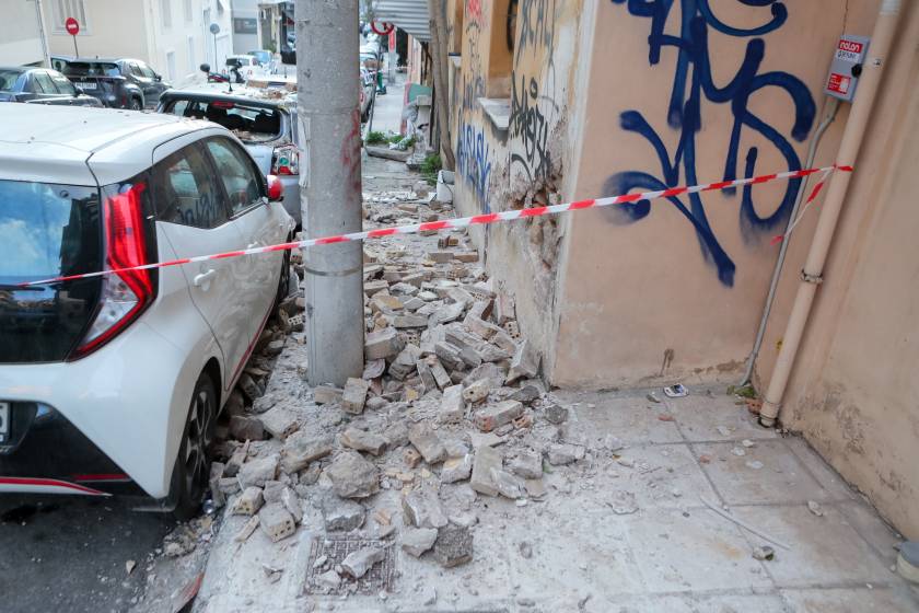 neos kosmos, mpalkoni, balkoni