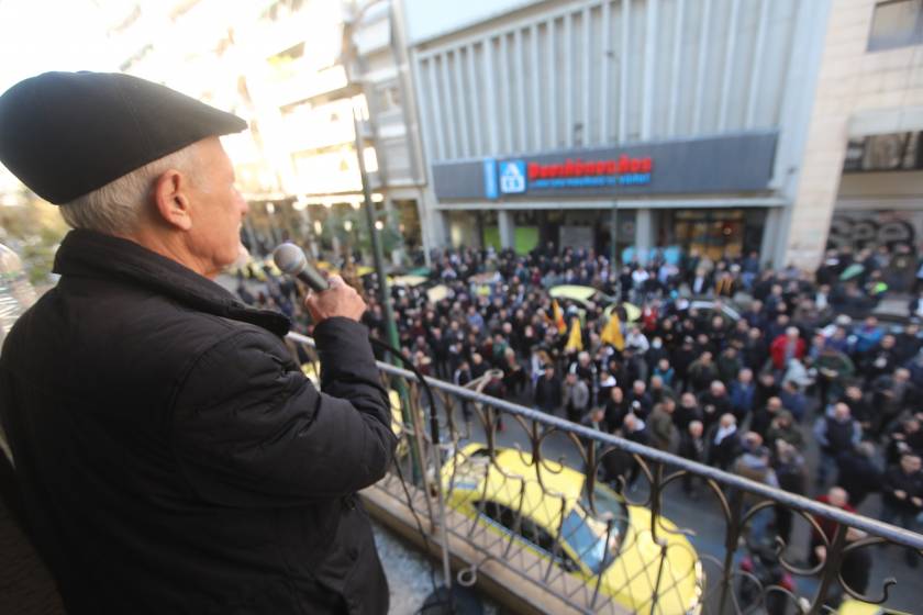 [383755] ΑΠΕΡΓΙΑΚΗ ΣΥΓΚΕΝΤΡΩΣΗ ΚΑΙ ΠΟΡΕΙΑ ΤΑΞΙ ΣΤΗΝ ΑΘΗΝΑ   (ΓΙΑΝΝΗΣ ΠΑΝΑΓΟΠΟΥΛΟΣ/EUROKINISSI)