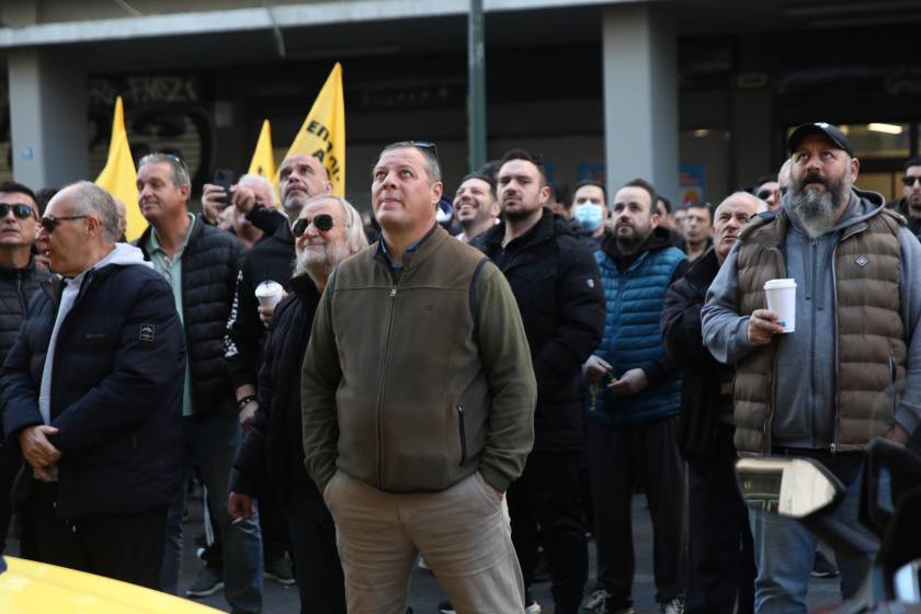 [383755] ΑΠΕΡΓΙΑΚΗ ΣΥΓΚΕΝΤΡΩΣΗ ΚΑΙ ΠΟΡΕΙΑ ΤΑΞΙ ΣΤΗΝ ΑΘΗΝΑ   (ΓΙΑΝΝΗΣ ΠΑΝΑΓΟΠΟΥΛΟΣ/EUROKINISSI)