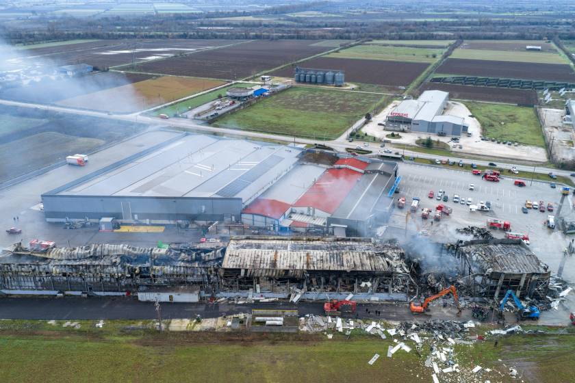 [384089] Η ΕΠΟΜΕΝΗ ΗΜΕΡΑ ΤΗΣ ΠΥΡΚΑΓΙΑΣ ΣΤΟ ΕΡΓΟΣΤΑΣΙΟ ΤΗΣ "ΒΙΟΛΑΝΤΑ" ΣΤΑ ΤΡΙΚΑΛΑ  (ΜΟΤΙΟΝΤΕΑΜ/ΒΑΣΙΛΗΣ ΒΕΡΒΕΡΙΔΗΣ)