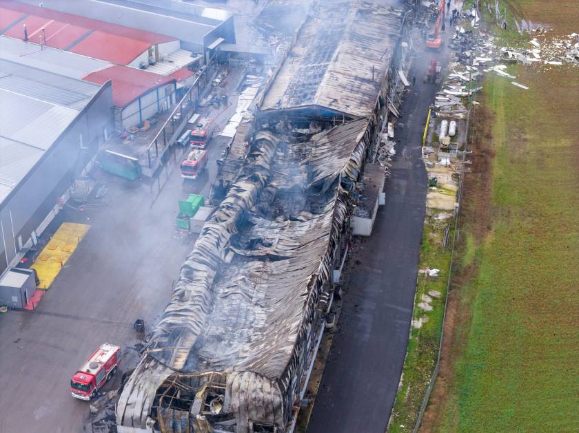 [384089] Η ΕΠΟΜΕΝΗ ΗΜΕΡΑ ΤΗΣ ΠΥΡΚΑΓΙΑΣ ΣΤΟ ΕΡΓΟΣΤΑΣΙΟ ΤΗΣ "ΒΙΟΛΑΝΤΑ" ΣΤΑ ΤΡΙΚΑΛΑ  (ΜΟΤΙΟΝΤΕΑΜ/ΒΑΣΙΛΗΣ ΒΕΡΒΕΡΙΔΗΣ)