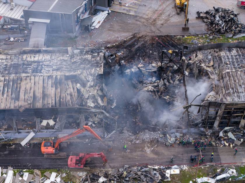 [384089] Η ΕΠΟΜΕΝΗ ΗΜΕΡΑ ΤΗΣ ΠΥΡΚΑΓΙΑΣ ΣΤΟ ΕΡΓΟΣΤΑΣΙΟ ΤΗΣ "ΒΙΟΛΑΝΤΑ" ΣΤΑ ΤΡΙΚΑΛΑ  (ΜΟΤΙΟΝΤΕΑΜ/ΒΑΣΙΛΗΣ ΒΕΡΒΕΡΙΔΗΣ)