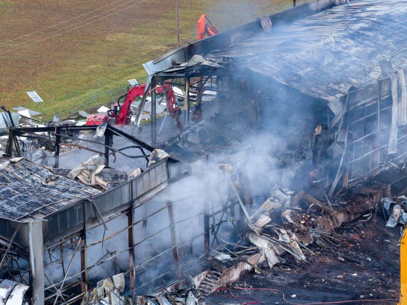 [384089] Η ΕΠΟΜΕΝΗ ΗΜΕΡΑ ΤΗΣ ΠΥΡΚΑΓΙΑΣ ΣΤΟ ΕΡΓΟΣΤΑΣΙΟ ΤΗΣ "ΒΙΟΛΑΝΤΑ" ΣΤΑ ΤΡΙΚΑΛΑ  (ΜΟΤΙΟΝΤΕΑΜ/ΒΑΣΙΛΗΣ ΒΕΡΒΕΡΙΔΗΣ)