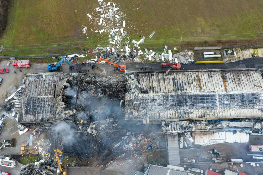 [384089] Η ΕΠΟΜΕΝΗ ΗΜΕΡΑ ΤΗΣ ΠΥΡΚΑΓΙΑΣ ΣΤΟ ΕΡΓΟΣΤΑΣΙΟ ΤΗΣ "ΒΙΟΛΑΝΤΑ" ΣΤΑ ΤΡΙΚΑΛΑ  (ΜΟΤΙΟΝΤΕΑΜ/ΒΑΣΙΛΗΣ ΒΕΡΒΕΡΙΔΗΣ)