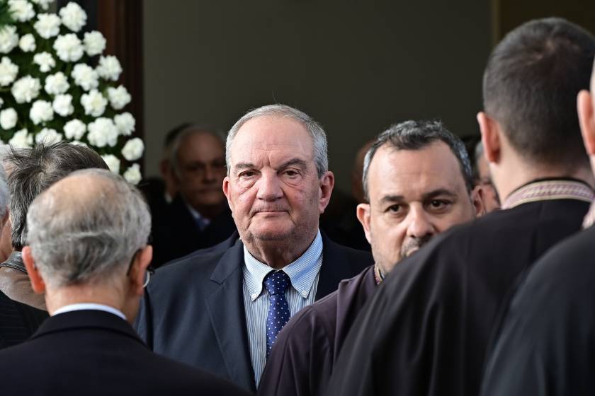 papaligoura, karamanlis