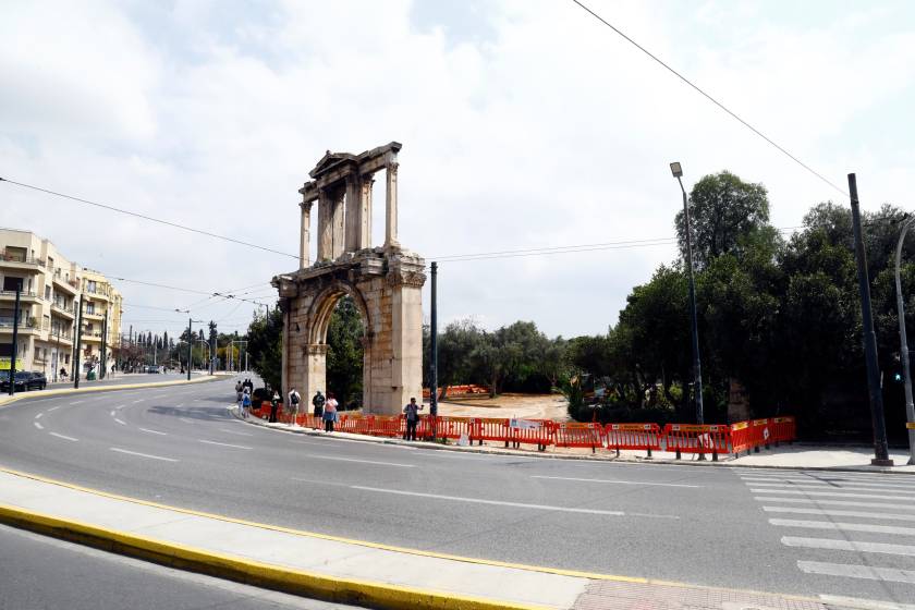 ΑΔΕΙΑ Η ΠΟΛΗ ΤΗΣ ΑΘΗΝΑΣ ΤΗ ΔΕΥΤΕΡΑ ΤΟΥ ΠΑΣΧΑ