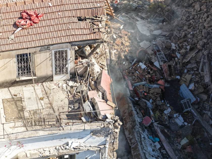 [389786] ΕΝΑΕΡΙΕΣ ΦΩΤΟΓΡΑΦΙΕΣ ΑΠΟ ΤΗΝ ΕΚΡΗΞΗ ΣΤΗΝ ΟΔΟ ΛΥΣΙΚΡΑΤΟΥΣ ΣΤΗΝ ΠΛΑΚΑ