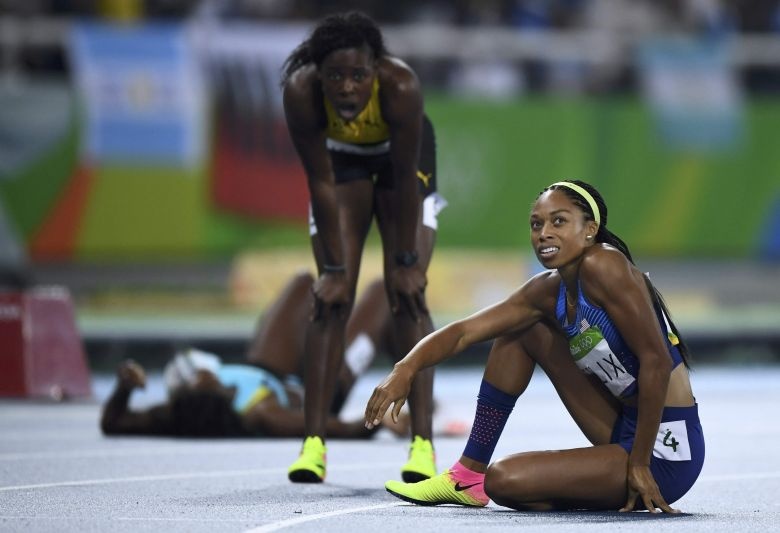 2016 08 16T021453Z 991344051 RIOEC8G068RNX RTRMADP 3 OLYMPICS RIO ATHLETICS W 400M