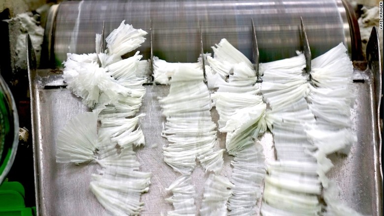 170420143021 clean the world asia hotel soap noodles exlarge 169