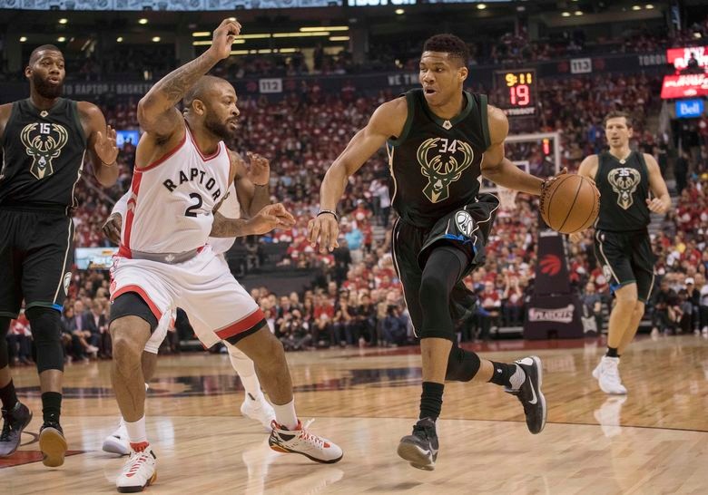 2017 04 25T002321Z 511806897 NOCID RTRMADP 3 NBA PLAYOFFS MILWAUKEE BUCKS AT TORONTO RAPTORS