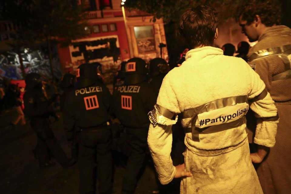 2017-07-06T224313Z 1925294385 UP1ED761R40G7 RTRMADP 3 G20-GERMANY-PROTEST