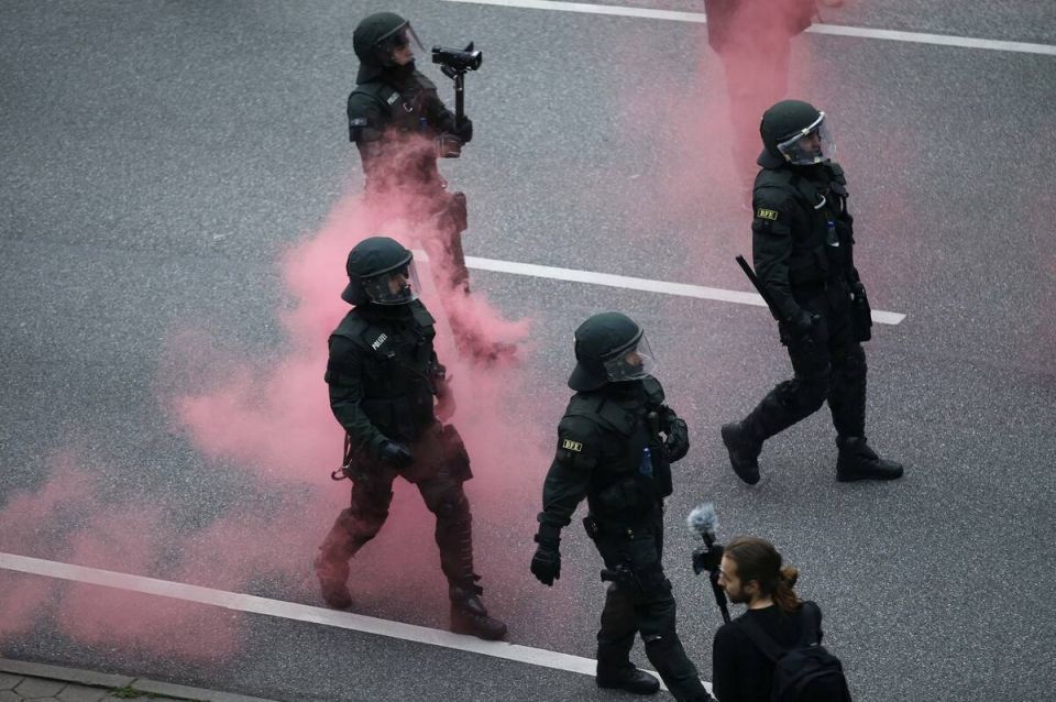 2017-07-07T052750Z 228123010 UP1ED770F6DGP RTRMADP 3 G20-GERMANY-BLOCKADES