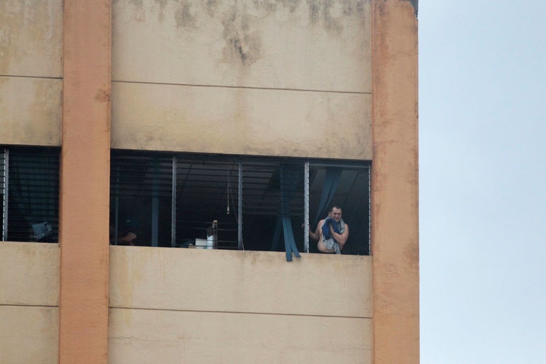 2017-07-07T234550Z 1831339040 RC114B5C6100 RTRMADP 3 EL-SALVADOR-FIRE