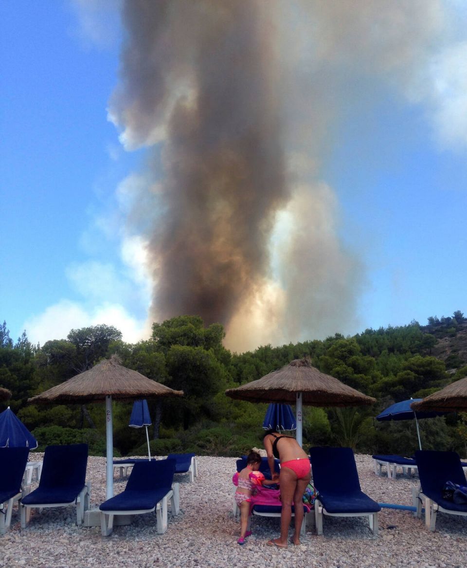 2017-08-01T115910Z 594998979 RC12655ACF70 RTRMADP 3 GREECE-WILDFIRE