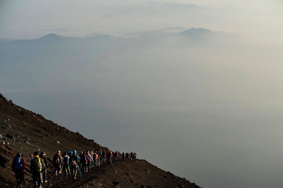 Tokyo Climbing Mt Fuji