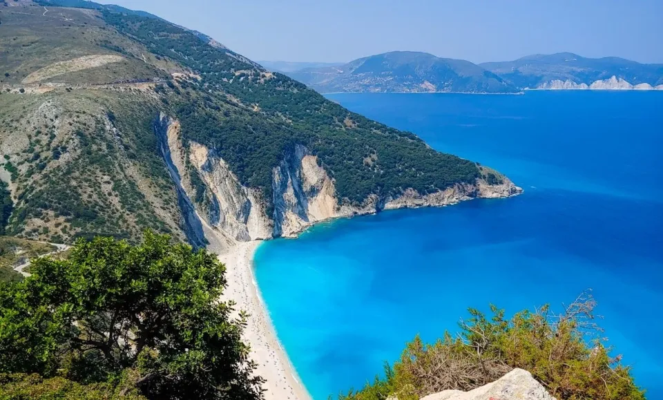 https://img.cnngreece.gr/img/960/max/80/2024/03/27/pexels-ejona-muka-7962518.webp?t=xrPcwK-Vm0uKrx3ei3PZAg