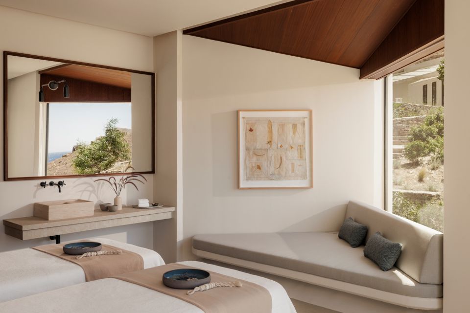 OneandOnly_Kea_Island_P3_Spa_Levanda_Double_Treatment_Room_Wide_0329_MASTER-(1).jpg