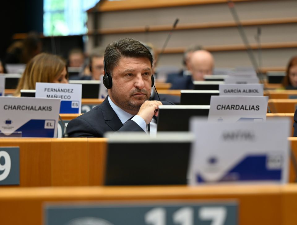 xardalias olomelia epitrophs evropaikon perifereion