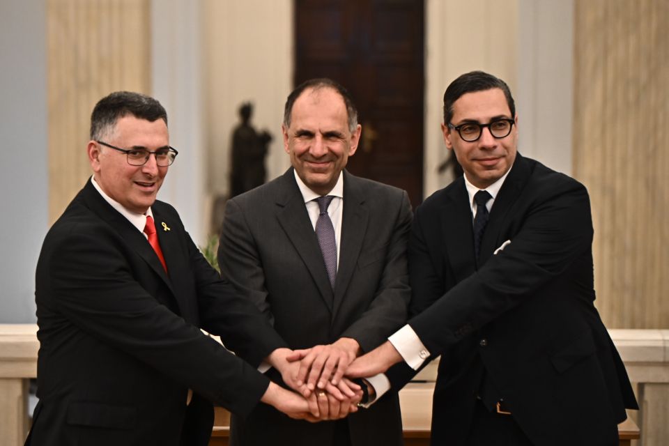 Γεραπετρίτης σε τριμερή Ελλάδας- Κύπρου-Ισραήλ: Προσβλέπουμε στην ενίσχυση συνεργασίας 3+1 με ΗΠΑ gerapetritis trimeris