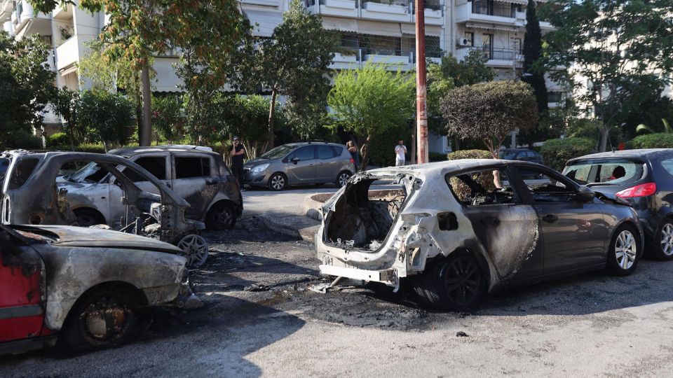 FOTIA, NEA SMYRNH, SMIRNI