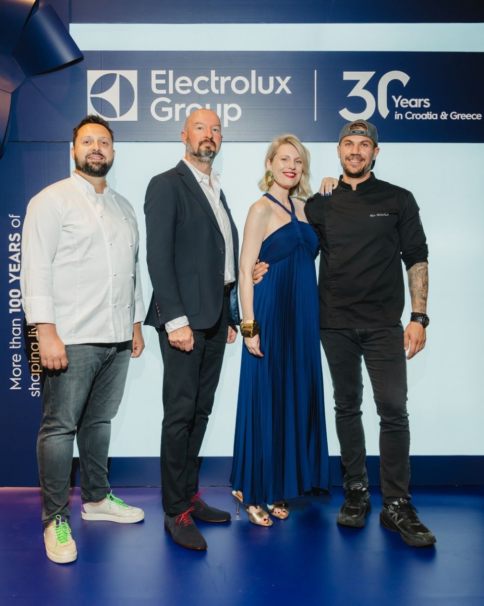 electrolux-groupphoto-3.jpg